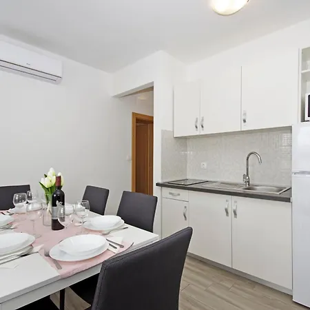Apartments Frado Novalja Exterior photo