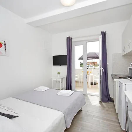 Apartments Frado Novalja Exterior photo
