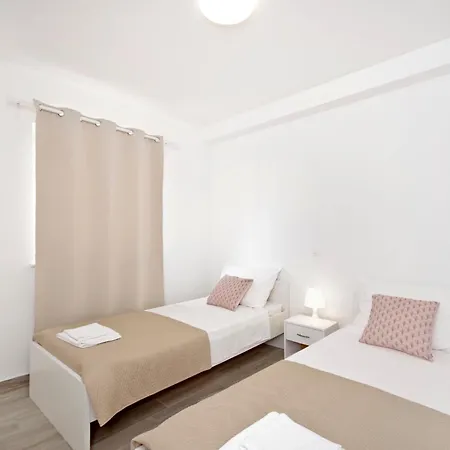 Apartments Frado Novalja Exterior photo